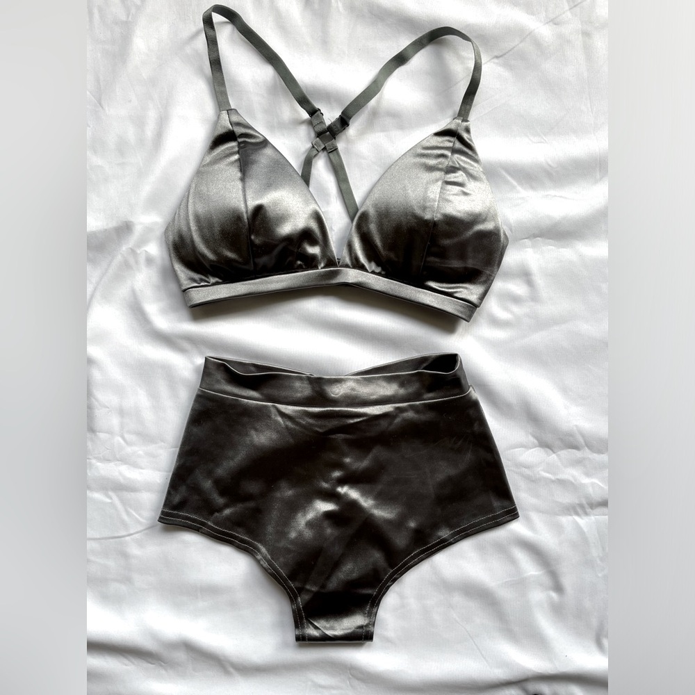 Lunalae high waisted bottom and top in silver Polewear
